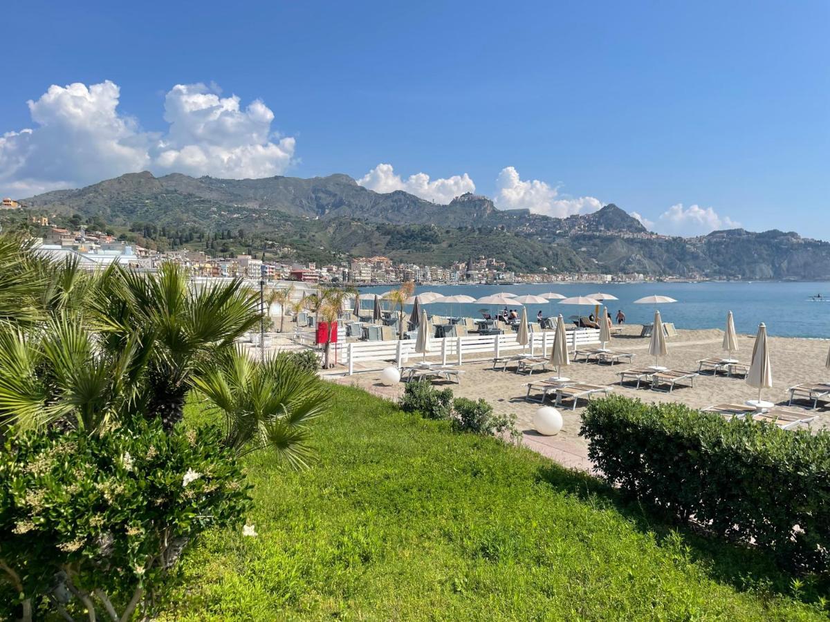 La Finestra Sul Mare Modern Apartment Giardini-Naxos Kültér fotó