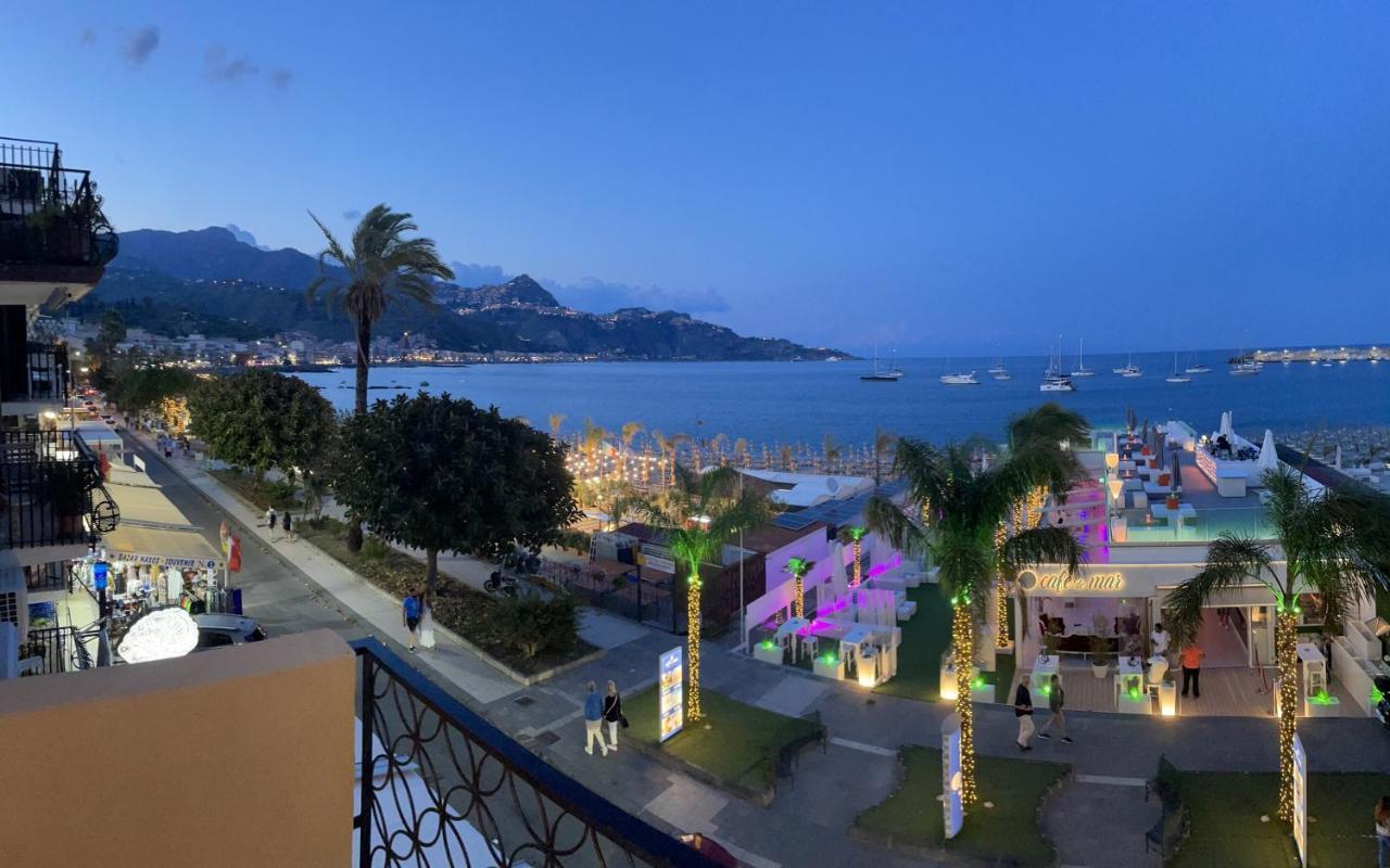 La Finestra Sul Mare Modern Apartment Giardini-Naxos Kültér fotó