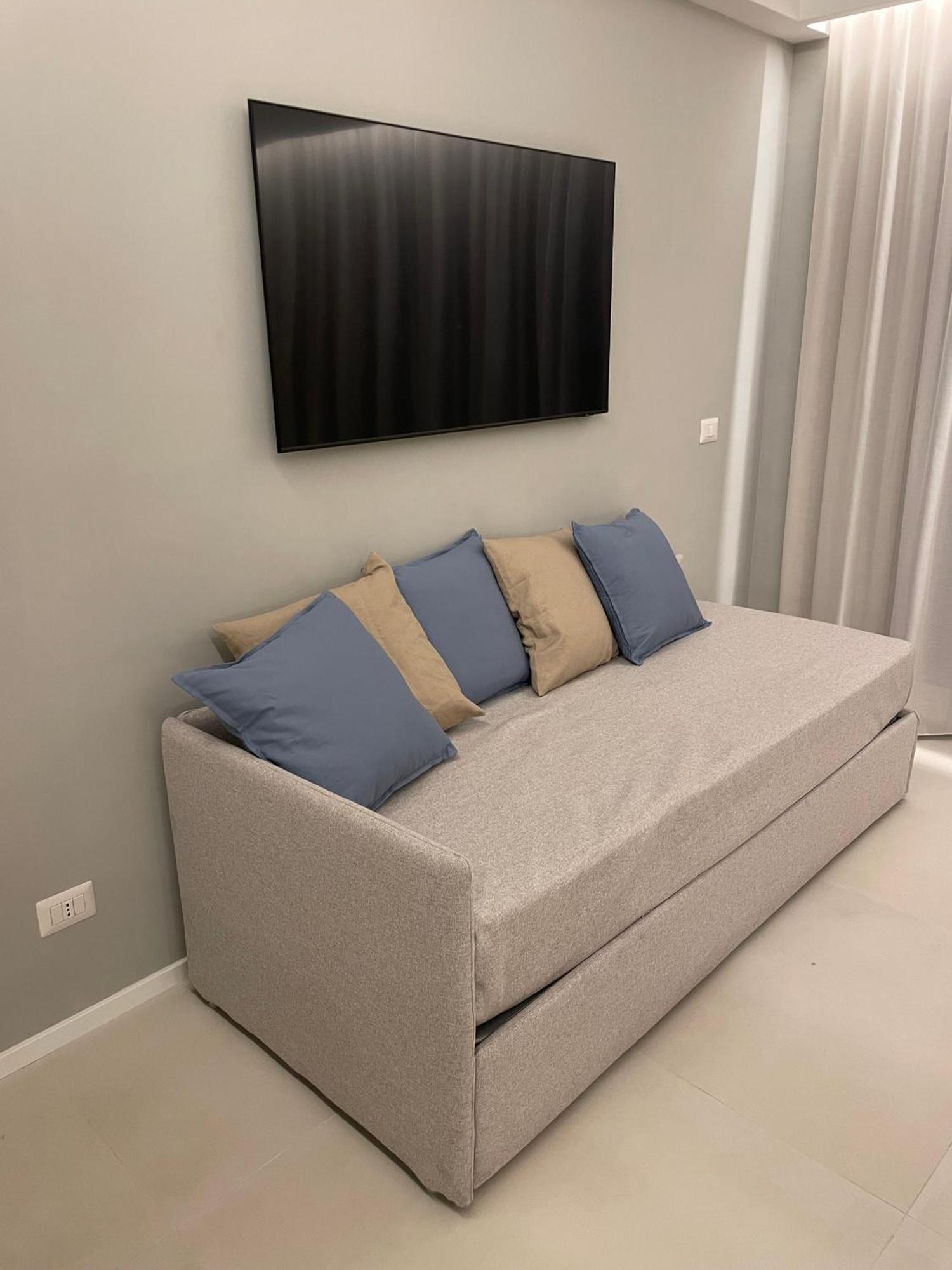 La Finestra Sul Mare Modern Apartment Giardini-Naxos Szoba fotó